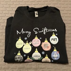 Taylor Swift Christmas Sweatshirt (Black)-Size XL